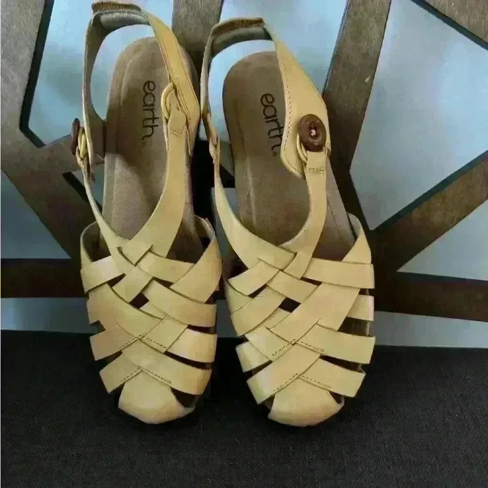Earth Belita Sandals Women's 8M Yellow Leather Slingback Fisherman never wore